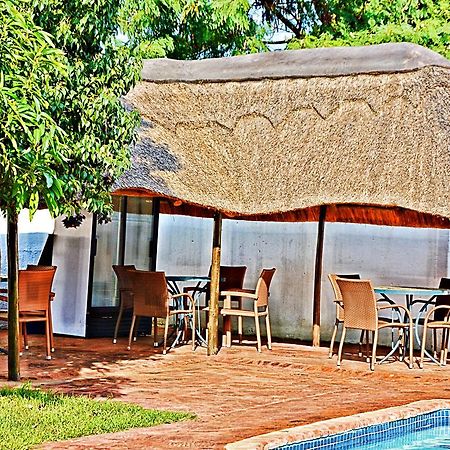Bed and Breakfast Cosy Palms Габороне Экстерьер фото