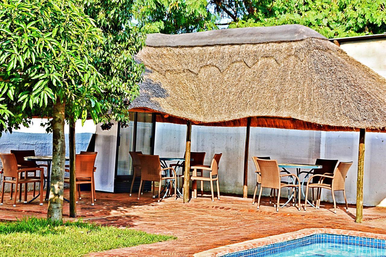 Bed and Breakfast Cosy Palms Габороне Экстерьер фото