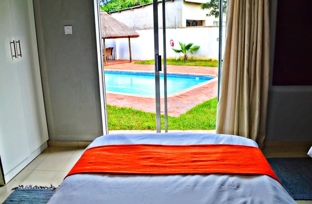 Bed and Breakfast Cosy Palms Габороне Экстерьер фото