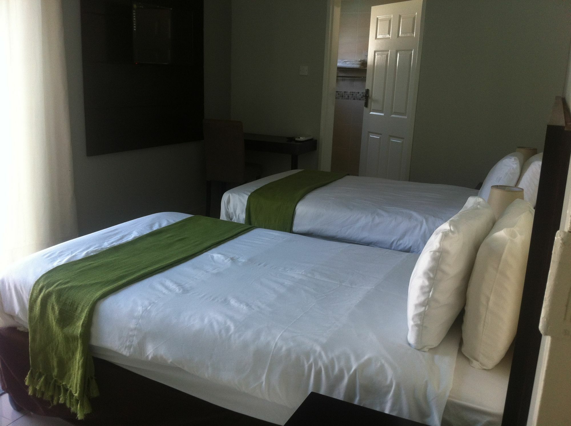 Bed and Breakfast Cosy Palms Габороне Экстерьер фото